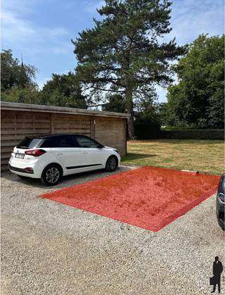 Buitenstaanplaats te koop in centrum Halle Zoersel geschikt voor eigen gebruik of investeringBuitenstaanplaats achter automatische toegangspoort in...