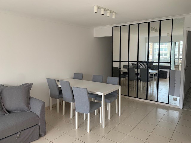 Volledig gerenoveerde studio met zicht op zee! - foto 3