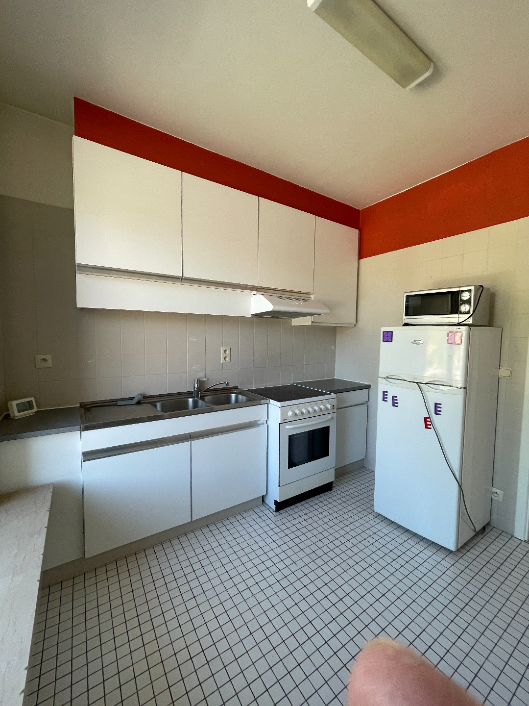 Ruim appartement met terras, 2 slaapkamers in half open bebouwing te Merelbeke centrum. - foto 3