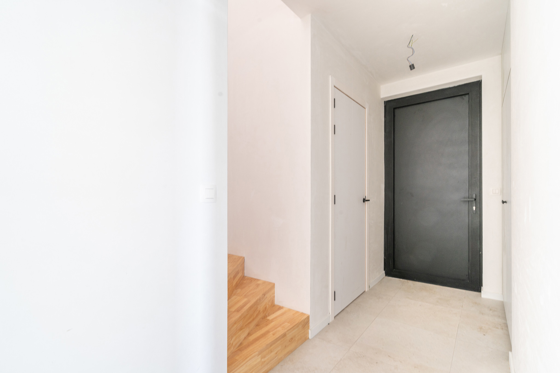 NIEUWBOUW 4-SLAAPKAMER WONING MET VOLLEDIG INGERICHTE TUIN - foto 3