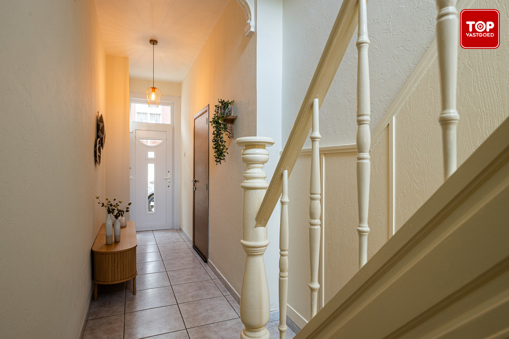 Instapklare woning met 3 slaapkamers en prachtige tuin  - foto 4