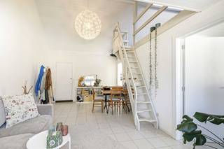 Gezellig duplexappartement met dakterras nabij centrum LierDit charmante duplexappartement is gelegen op de tweede verdieping van een kleinschalig...