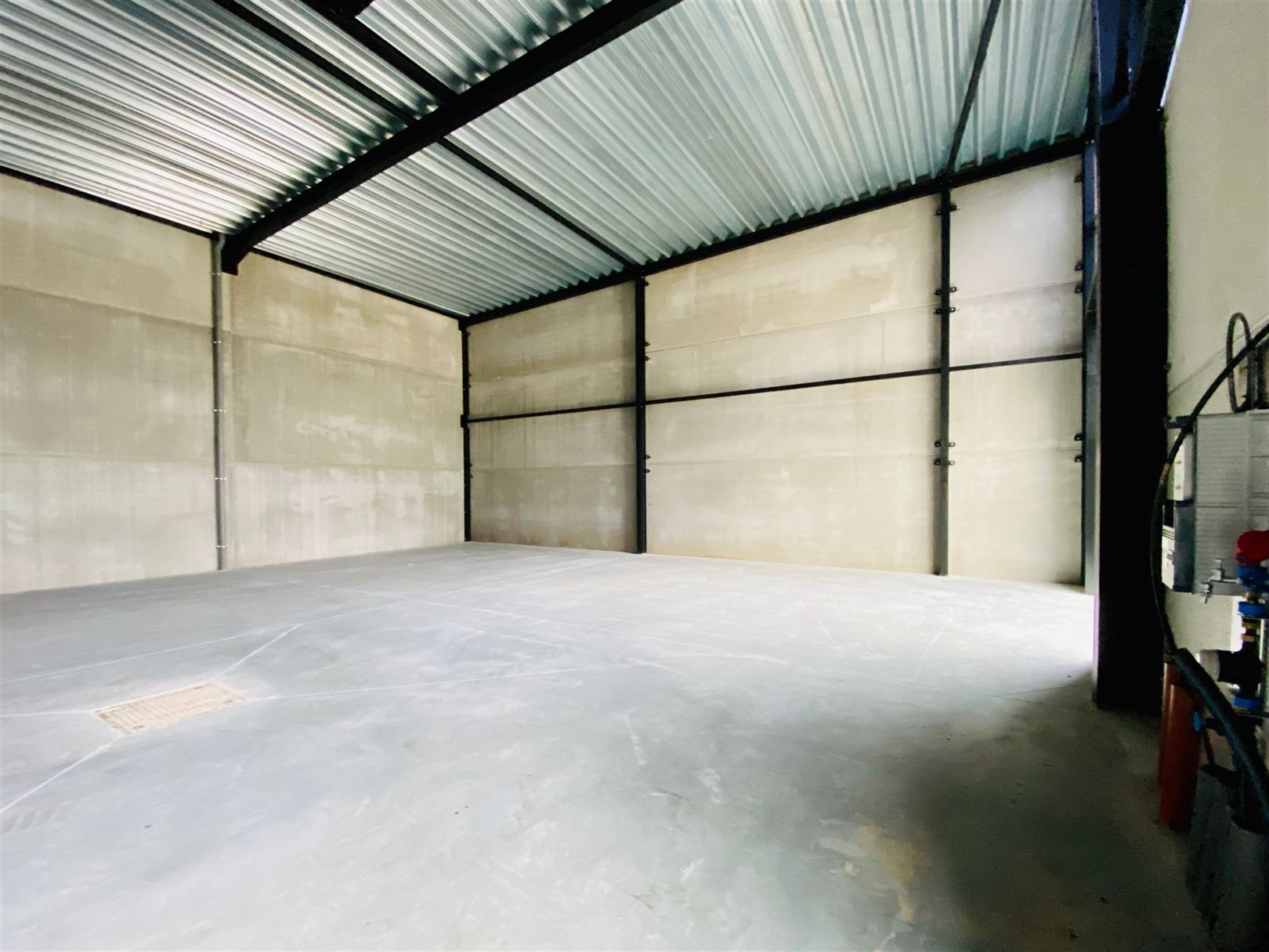 MAGAZIJN (UNIT 15) MET 5 PARKEERPLAATSEN TE DENDERMONDE - foto 3