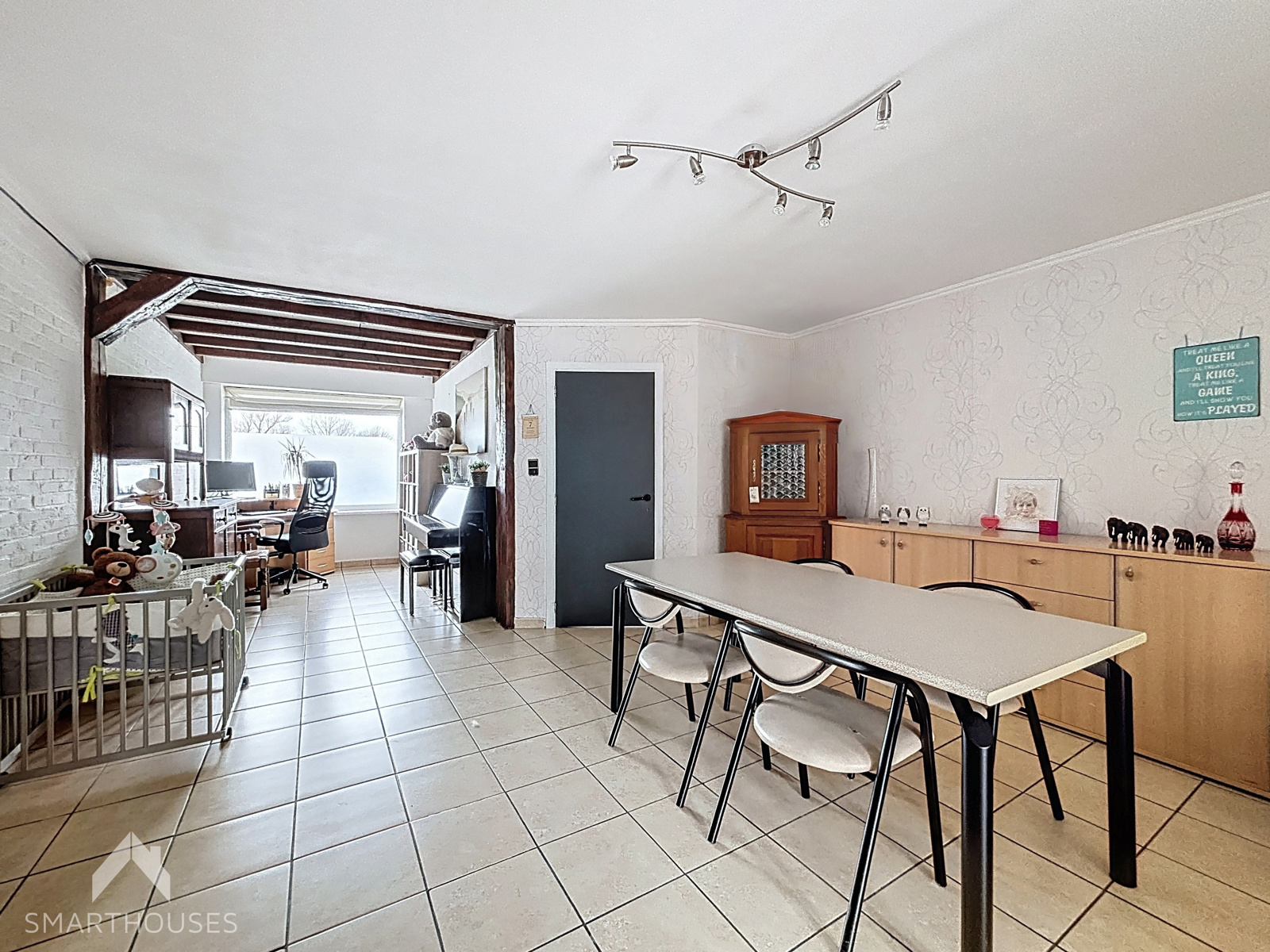 Ruime woning met 4 slaapkamers en een aangelegde tuin - foto 4