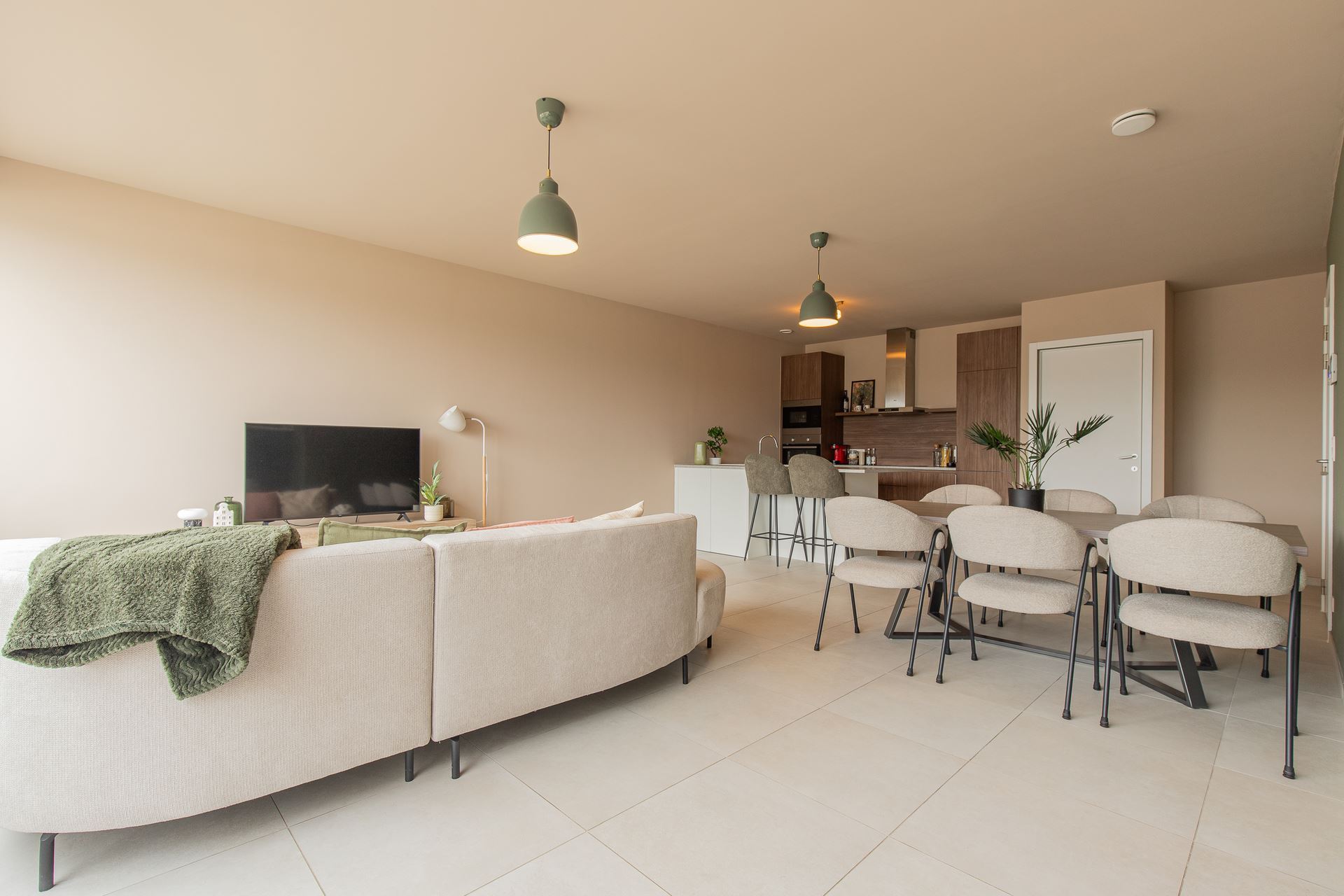 Recent dakappartement met 2 slaapkamers, terras en autostaanplaats - foto 4