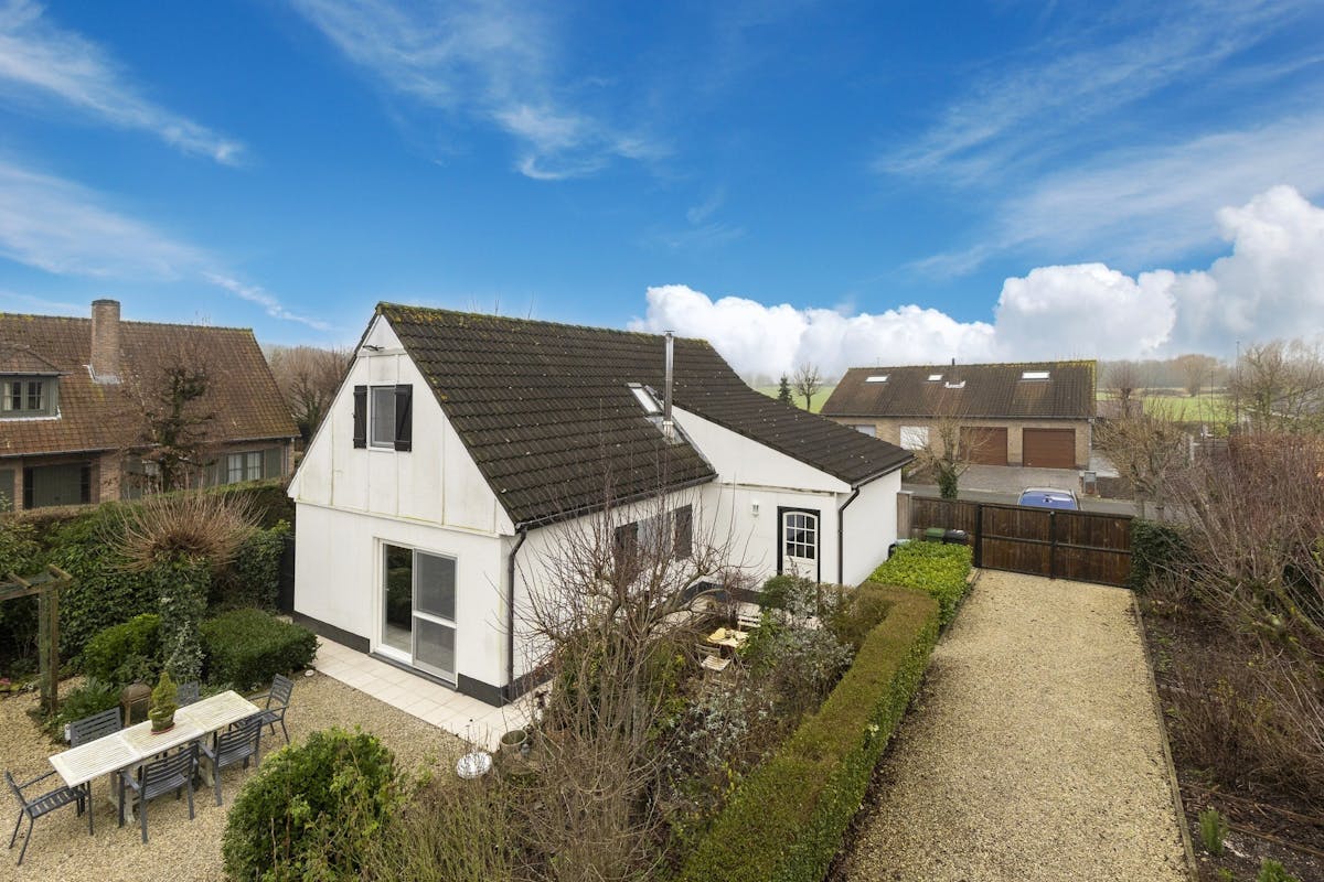 Huis te koop in Ieper met 3 kamers, garage en prachtige tuin - foto 3