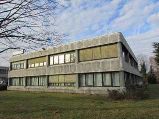 Kantoren te huur in het keiberg park aan uiterst interessante voorwaarden. Vlakbij op- en afritten van de Ring van Brussel, op 10 minuten van de luchthaven van Zaventem.<br /> <br /> Kosten en taksen: Op aanvraag.