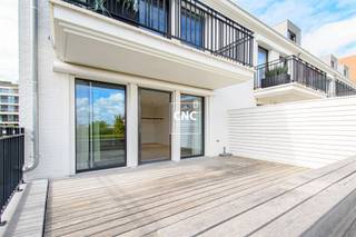 Lichtrijk appartement met zuidgericht terras in DuinenwaterDit zonnige appartement is gelegen op de eerste verdieping van een recente residentie...