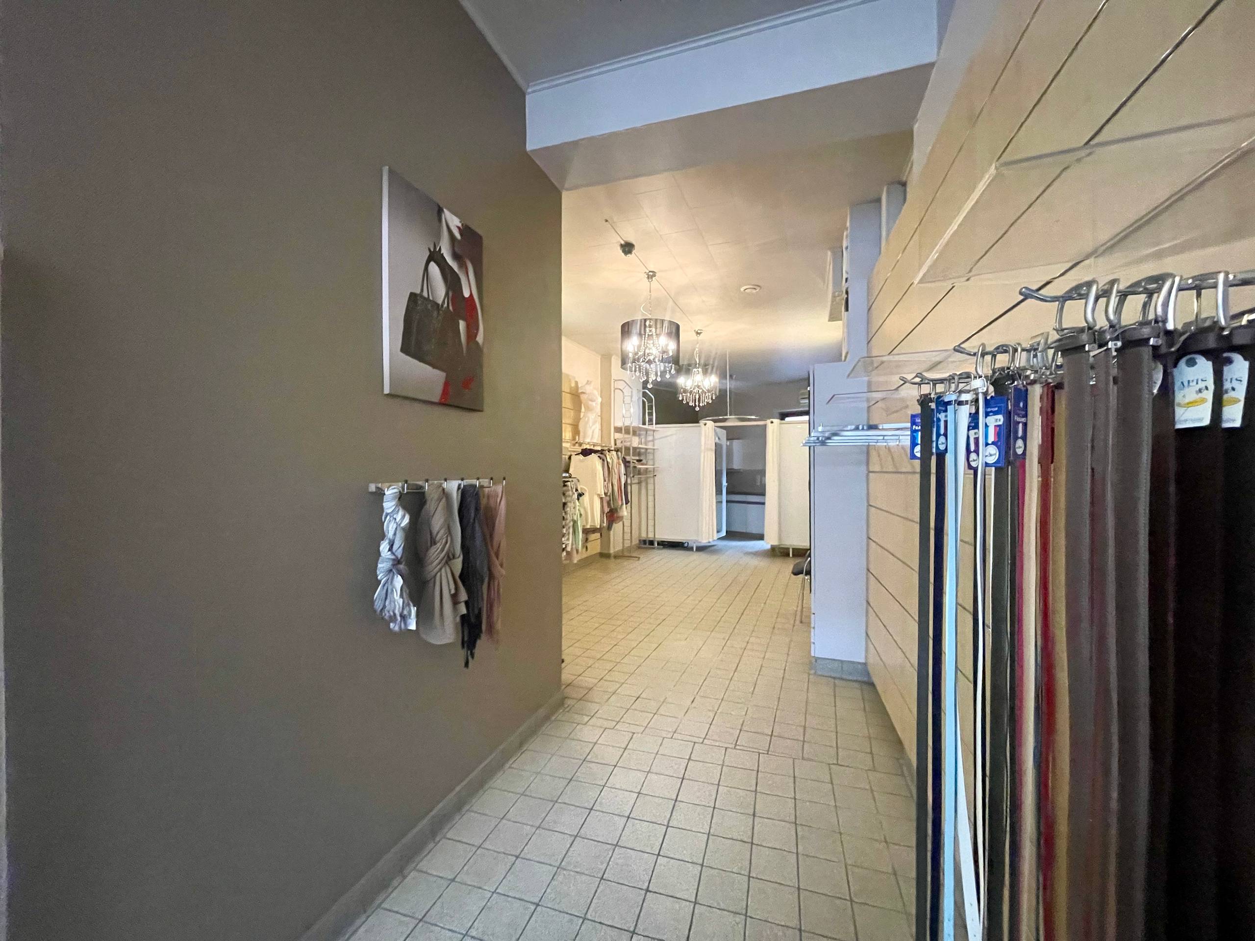 Menen: handelspand met woonst op topligging te koop - foto 5