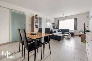 Dit instapklare appartement werd in 2019 volledig gerenoveerd en combineert hedendaags wooncomfort met een uitstekende energiezuinigheid en...