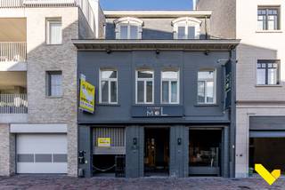 Prachtig handelspand plus appartement te koop in hartje Mol nabij het vernieuwd Rondplein!Dit handelspand dat kan dienen voor verschillende...