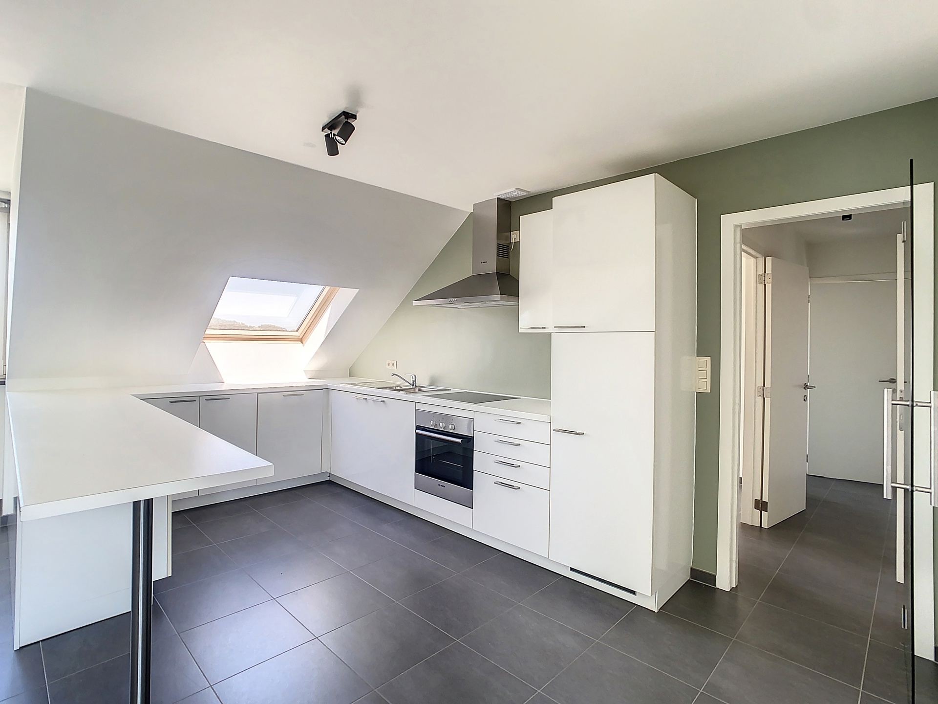 Gezellig dakappartement met twee slaapkamers in Idegem - foto 3