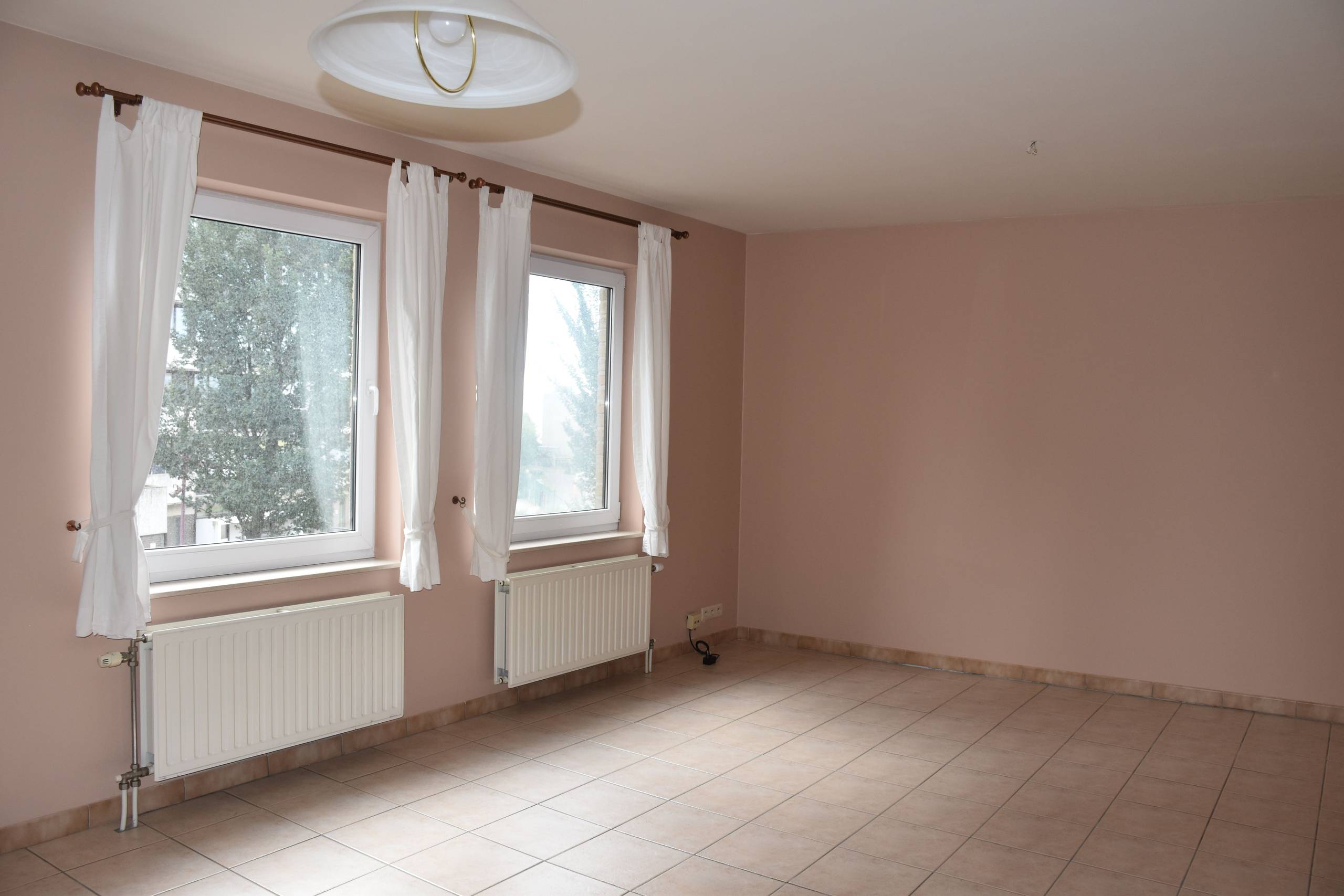 Zeer ruim en lichtrijk appartement te huur op de Vuurtorenwijk te Oostende! - foto 4