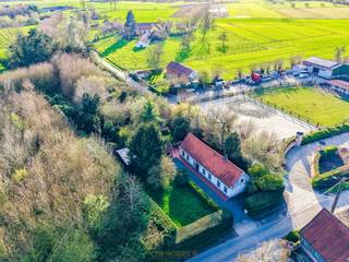 1ste bezoekdag donderdag 2 april. Inschrijven kan via www.nobels.be onder referentienummer 4145193.VOLLEDIG TE RENOVEREN / TE SLOPEN OPEN BEBOUWING...