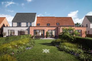 Deze woning van 199 m² is op het gelijkvloers verdiep ingedeeld als volgt: een inkomhal met gastentoilet en plaats voor een vestiairekast, een slaapkamer, een badkamer, een eet- en leefruimte met open keuken en een directe toegang via een schuifraam naar het terras met aansluitend de tuin, een praktische berging en een inpandige garage. Op de eerste verdieping zijn er 3 slaapkamers, een badkamer met douche, ligbad en dubbele lavabo en een afzonderlijk toilet. Op de tweede verdieping bevindt zich de technische ruimte die te bereiken is via een uitschuifbare trap. <br /><br />Deze woning maakt deel uit van het project Hof van Leerne. Dit project bestaat uit 11 ruime, comfortabele nieuwbouwwoningen langs de Leernsesteenweg in Bachte-Maria-Leerne. Er is een mix van koppel- en schakelwoningen. De woningen voldoen aan de strenge energetische normen en onderscheiden zich onder meer door hun duurzaam karakter, vrij van fossiele brandstoffen. Daarnaast voorziet men de combinatie van vloerverwarming met individuele warmtepompen (lucht-water), fotovoltaïsche panelen en een sterke akoestische en thermische isolatie. Bovendien worden de woningen uitgerust met een ventilatiesysteem type D met maximale warmterecuperatie en een warmwaterboiler verbonden met de warmtepomp.<br /><br />Benieuwd? Wij ontvangen je graag voor een persoonlijke en vrijblijvende kennismaking.<br /> 