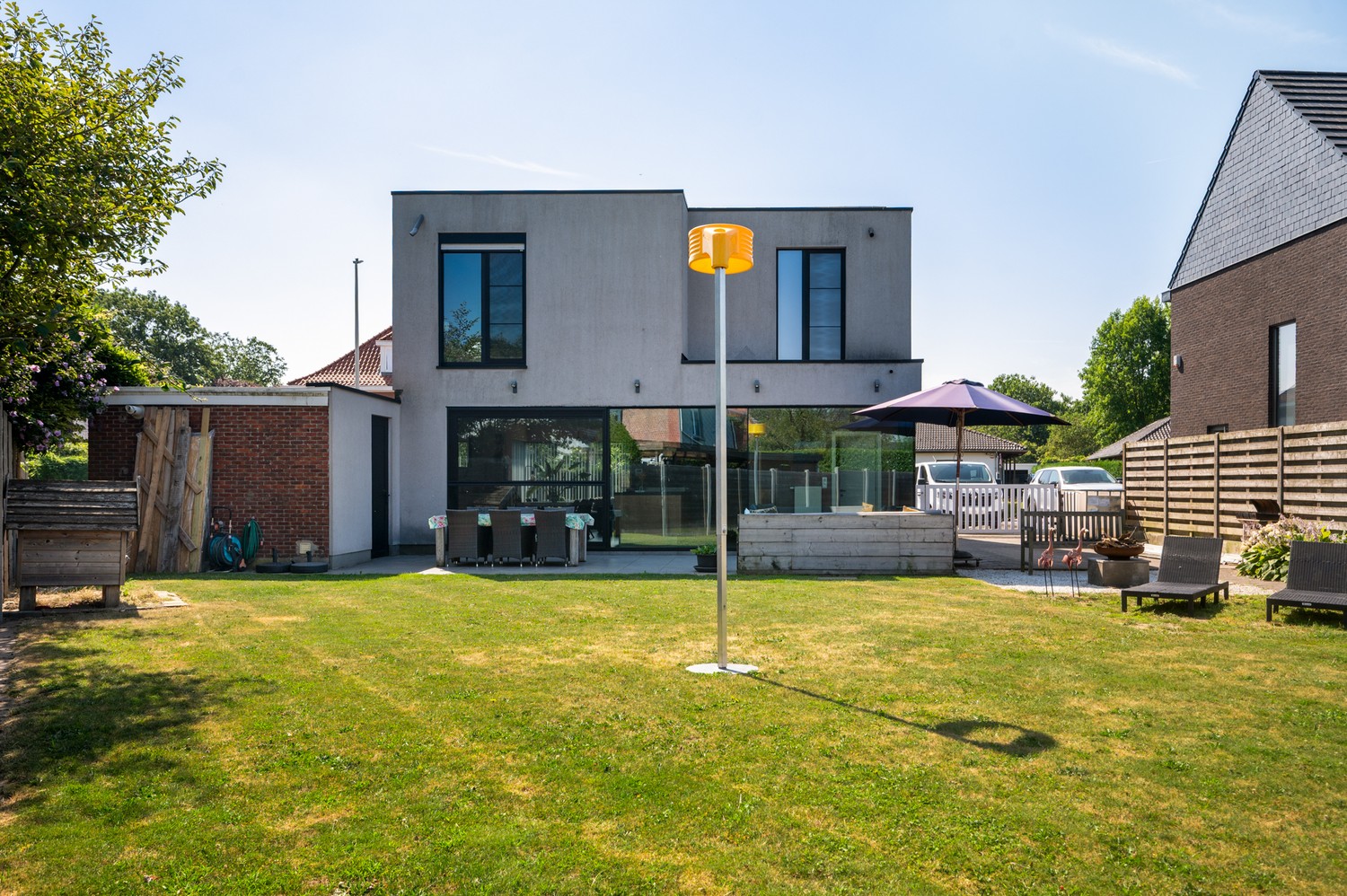 Instapklare, gerenoveerde woning met garage op toplocatie in Broechem! - foto 2