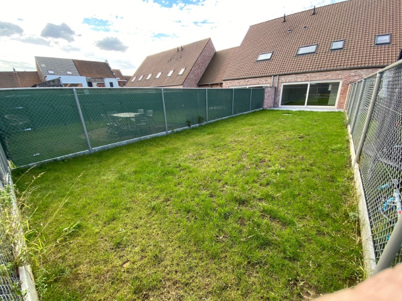 ✨Recente twee gevel woning MET afgesloten tuin en voetgangers- en fietsuitweg EN private carport te huur via EXPERT-IMMO ✨ - foto 2