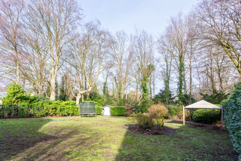 House for sale in Brasschaat with 6 bedrooms - photo 2