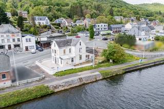 ZELDZAME OPPORTUNITEIT in Hastière - Te renoveren Maison de maître met adembenemend uitzicht over de Meuse! We Invest Ciney Haute-Meuse...