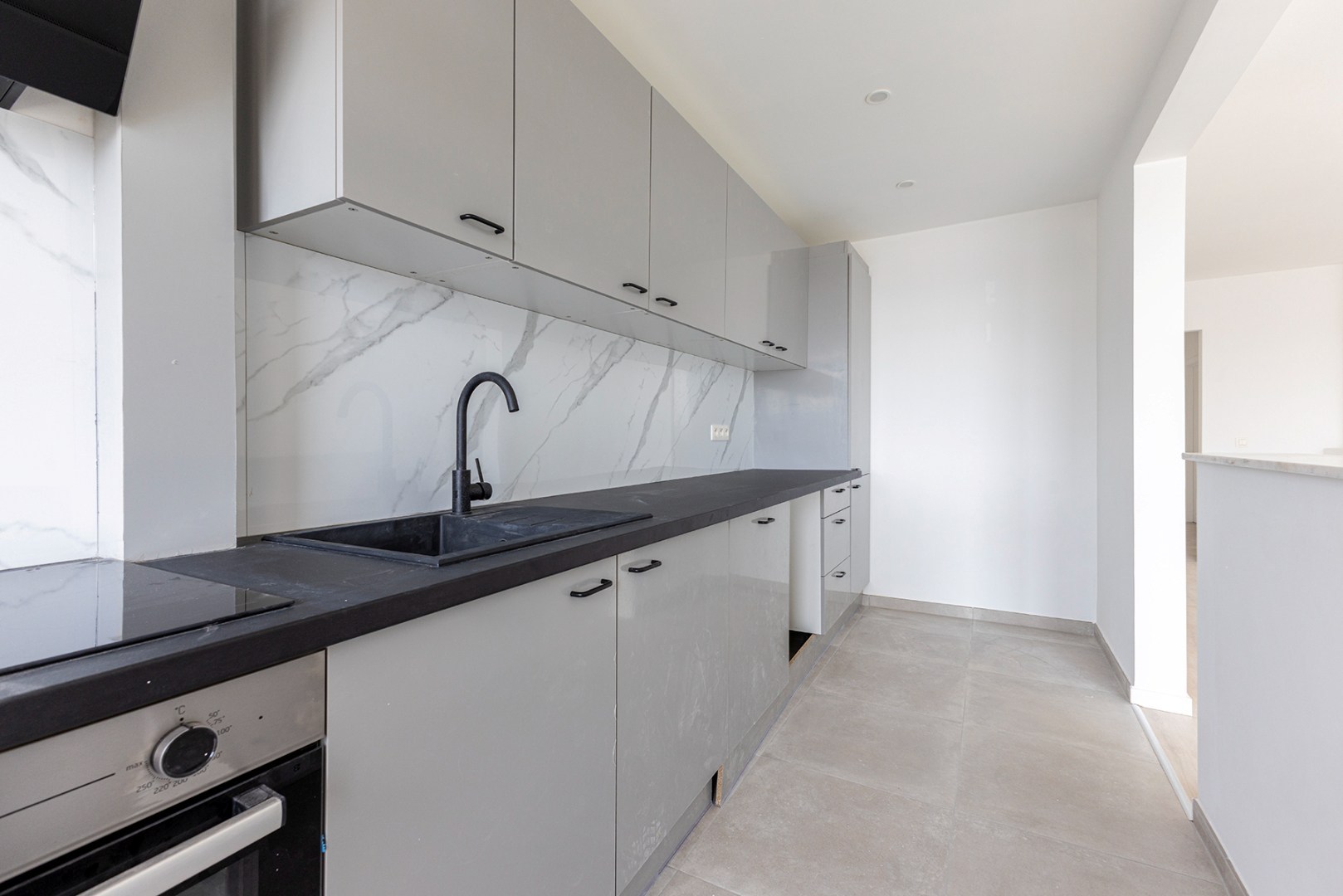 Modern gerenoveerd appartement met 1 slaapkamer - foto 4