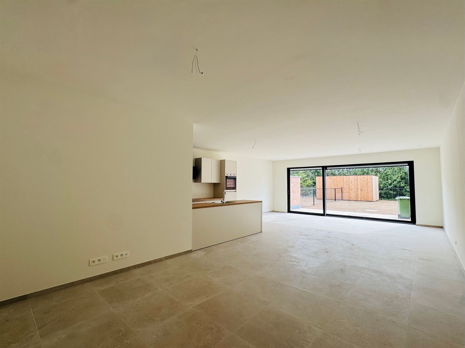 Royale nieuwbouwwoning met vier slaapkamers en tuin - foto 5