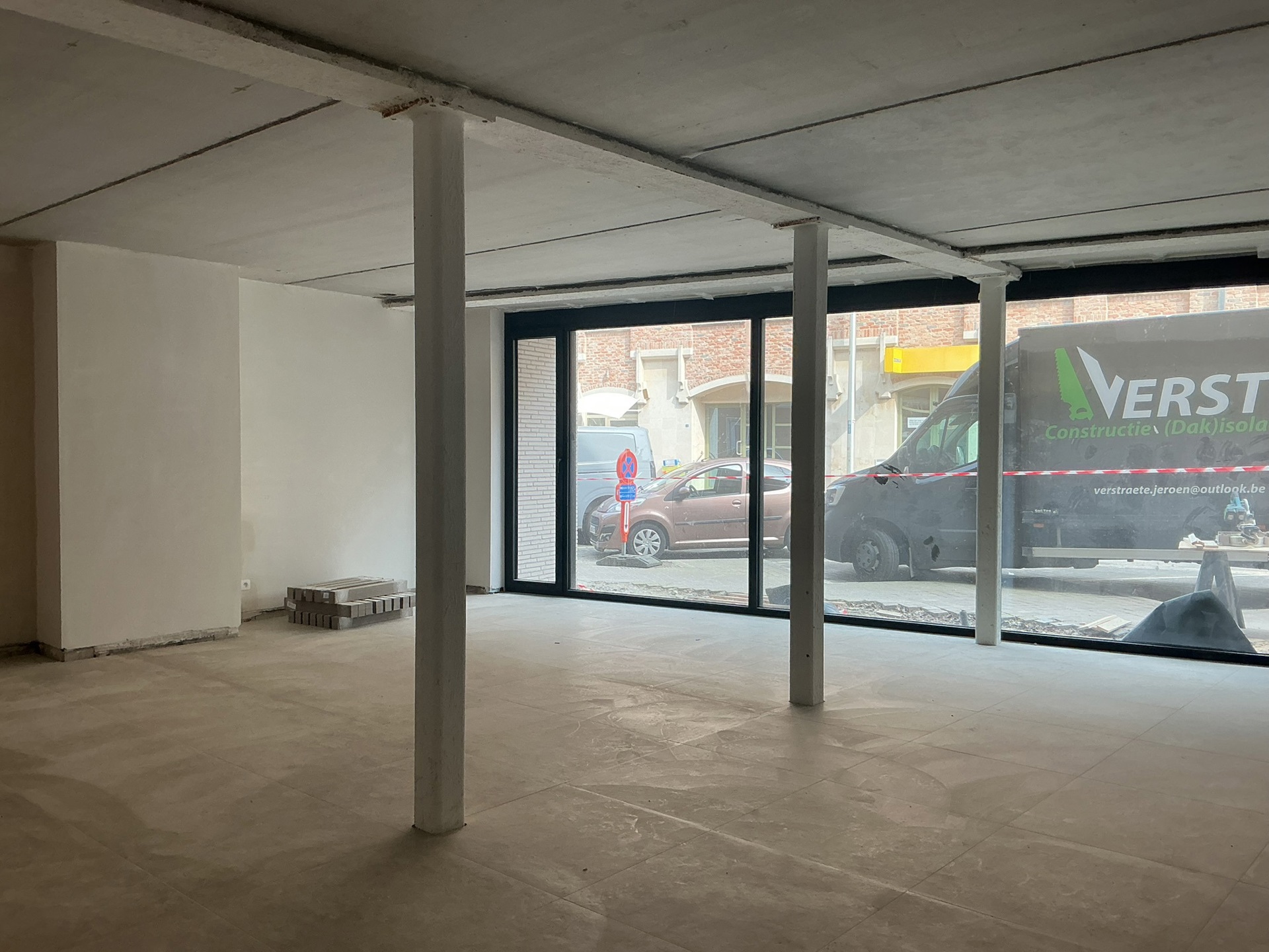 Ruime kantoorruimte (102m2) te huur in centrum Torhout! - foto 4