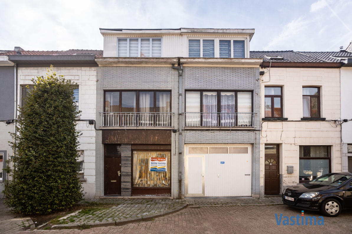 Twee aanpalende woningen met loods nabij centrum Aalst – ideaal voor wonen, werken of project - foto 1