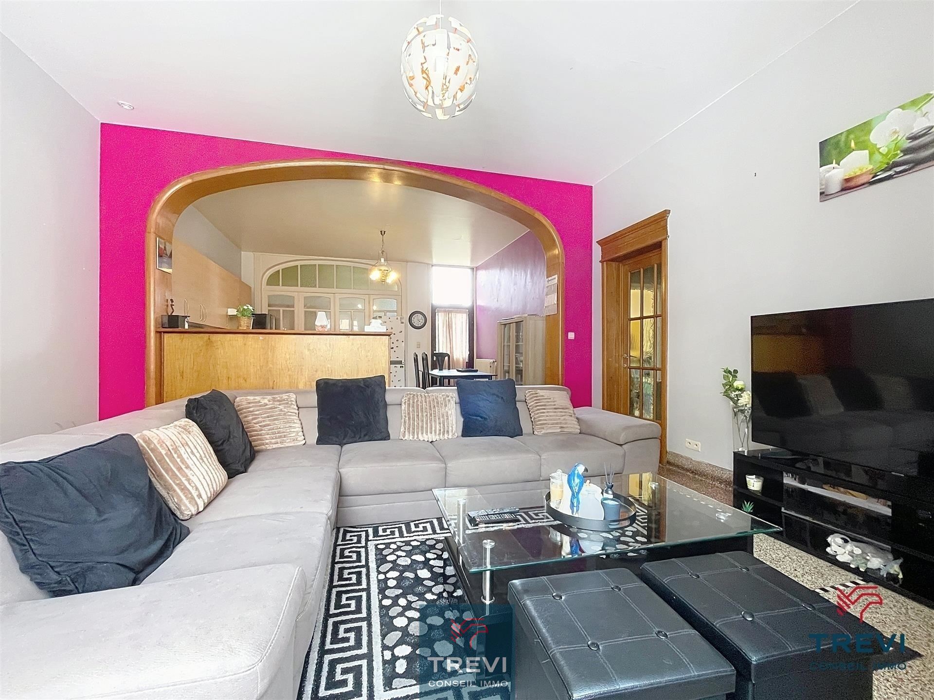 Bel appartement rénové 2ch offrant de beaux volumes - photo 2