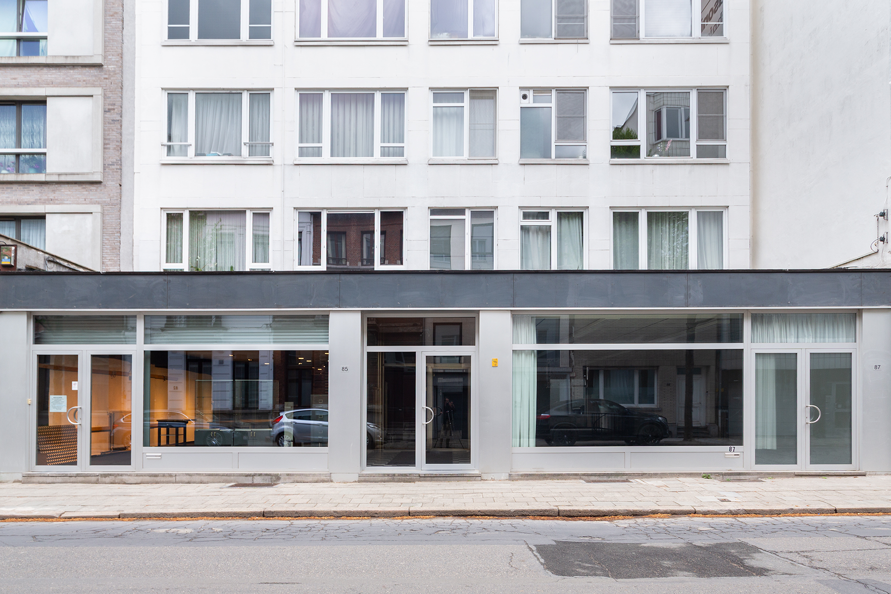 Ruim commercieel pand van 415m² op interessante locatie - foto 1