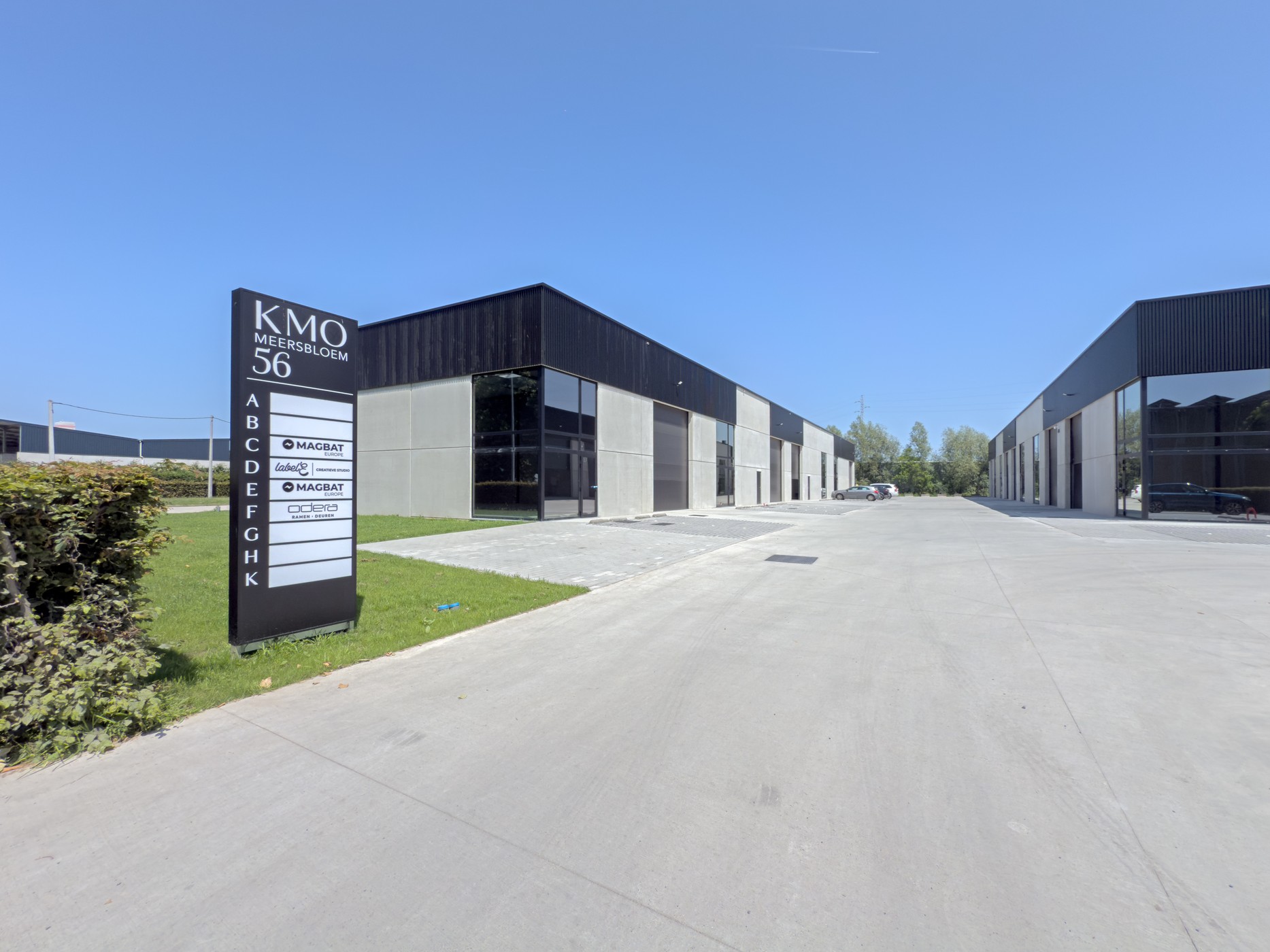 Nieuwbouw KMO-unit van 231m² in Oudenaarde vlakbij N60 - photo 1