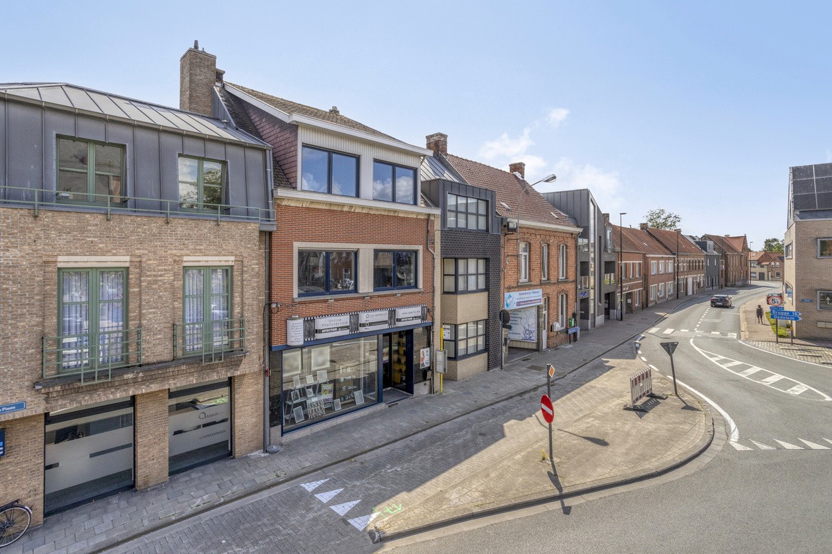 verrassend ruim en veelzijdig pand op toplocatie in Knesselare - foto 1