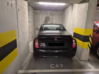 Ideaal gelegen in het hart van Brussel, in een recent en beveiligd gebouw, bieden wij u deze parkeerplaats te koop aan voor de prijs van...