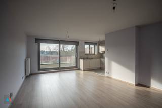 Instapklaar appartement met zonnig terras en garagebox in hartje LoenhoutEen centraal gelegen, lichtrijk, comfortabel en energiezuinig appartement in...