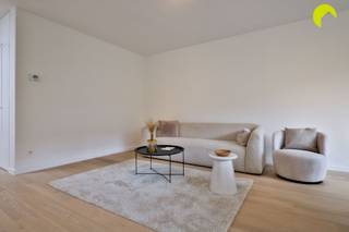 Bent u op zoek naar een volledig gerenoveerd appartement met twee volwaardige slaapkamers? Dan is dit appartement misschien wel precies wat u...
