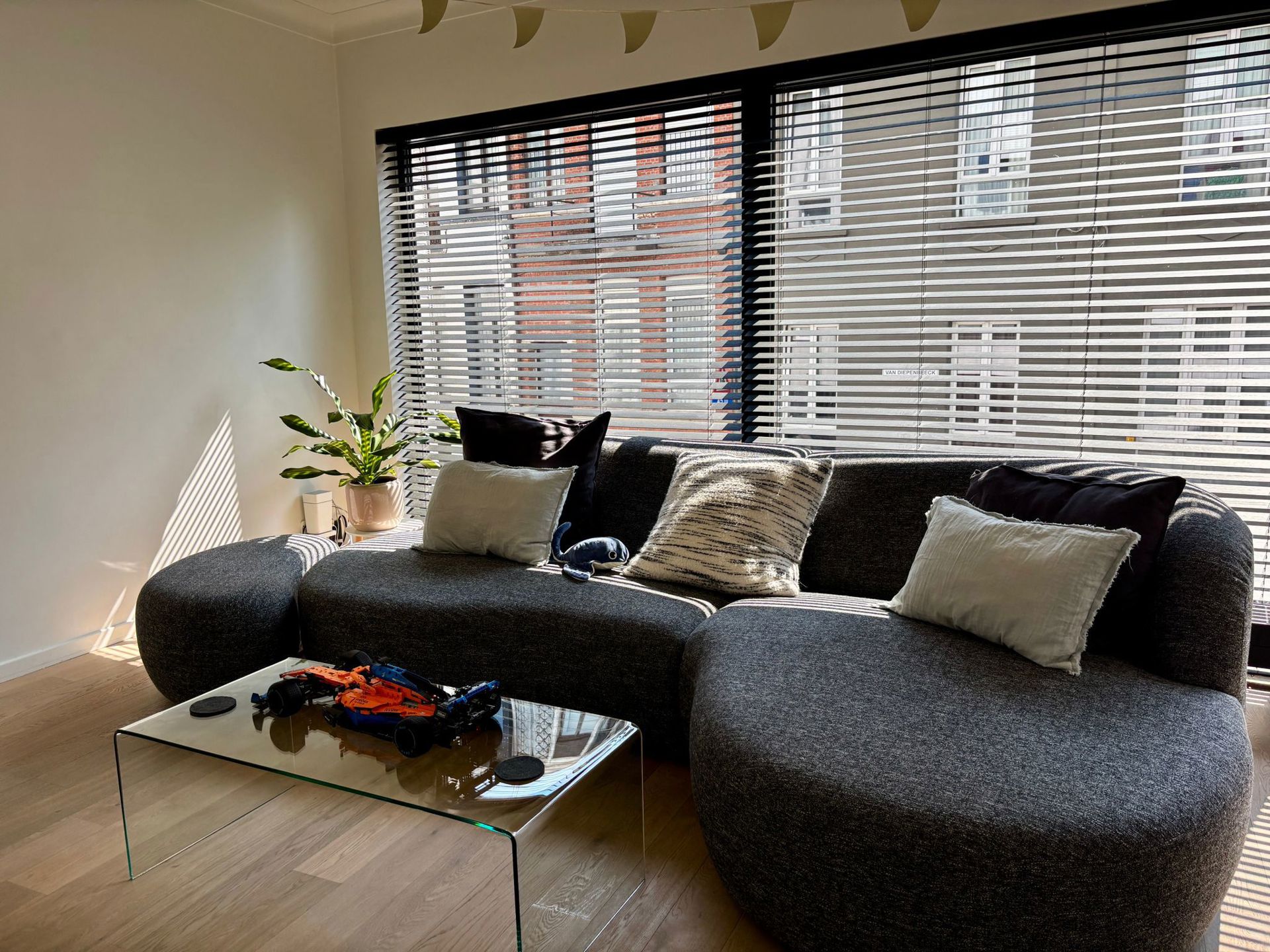 Te huur: Lichtrijk tweeslaapkamerappartement - foto 5