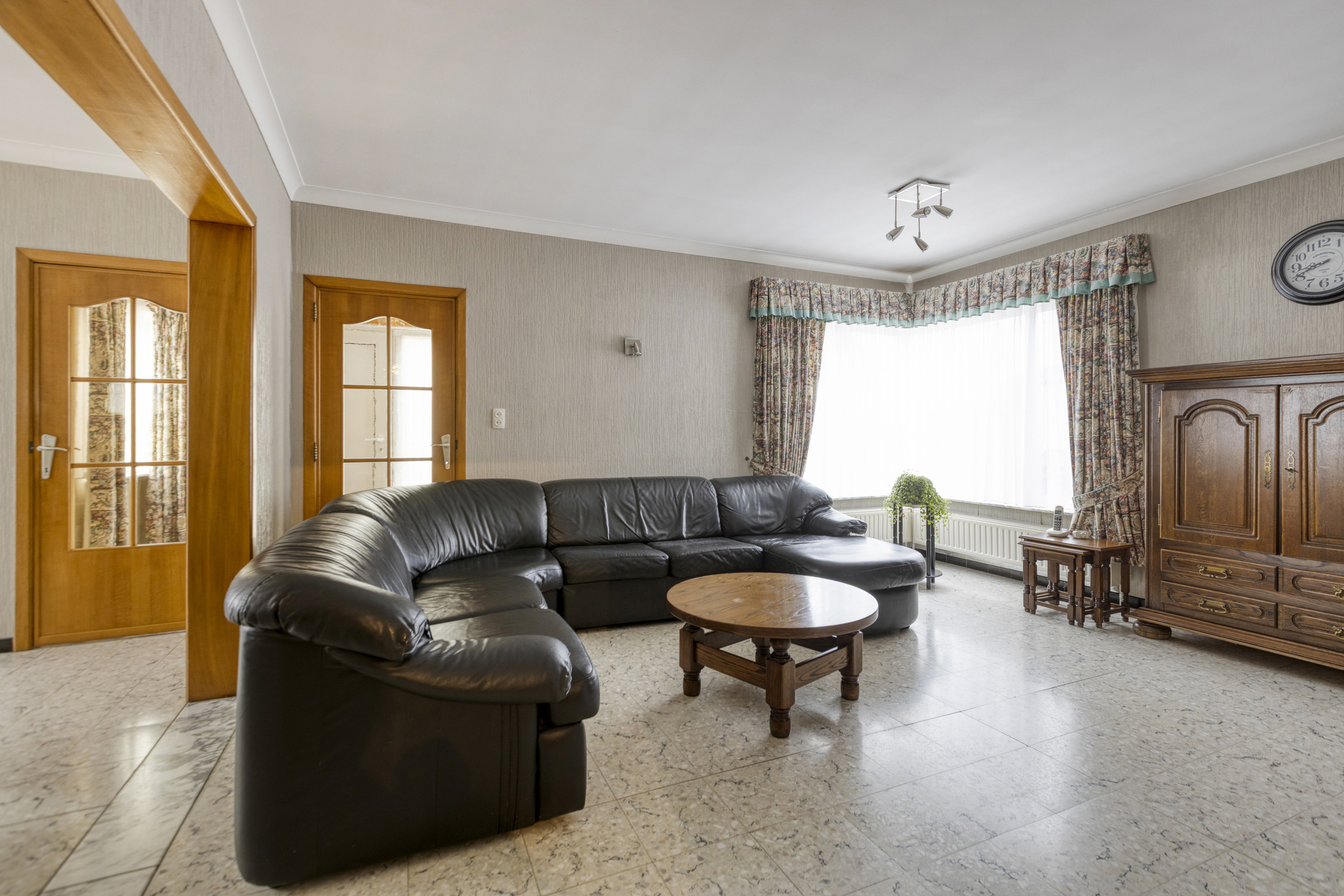 Zeer ruime woning (292m2) met loods op 14are  - foto 5