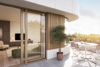 Dit appartement maakt deel uit van Gebouw A in het nieuwbouwproject La Verderie in het prachtige Koksijde. <br /><br />Alle appartementen zijn bijna energie neutraal (max. E-peil 30) en voorzien van onder andere een individueel woningstation gekoppeld aan een centrale warmtepomp, vloerverwarming, ventilatietype D en super isolerende dubbele beglazing. <br />Afwerkingen zoals fineerparket in de slaapkamers, zonnepanelen, regenwaterputten voor privatieve toiletten en aantrekkelijke budgetten voor keuken en badkamer dragen bij aan het luxueus karakter van dit magnifiek project. <br /><br />Het appartement bevindt zich op de tweede verdieping en werd op plan ingedeeld als volgt:<br />Inkom met apart toilet en berging, open keuken met berging, lichtrijke leefruimte met aanpalend terras, 2 slaapkamers en badkamer met inloopdouche.<br /><br />In het ondergronds complex zijn afgesloten garageboxen met geautomatiseerde sectionaalpoort die vrij kunnen aangekocht worden. <br /><br />Oppervlakte appartement: 88,10 m²<br />Oppervlakte terras: 47,76 m²<br /><br />Wenst u meer informatie of een afspraak op ons kantoor? Contacteer ons vrijblijvend via 058 62 27 51 of jhonny@vlaemynck.be.