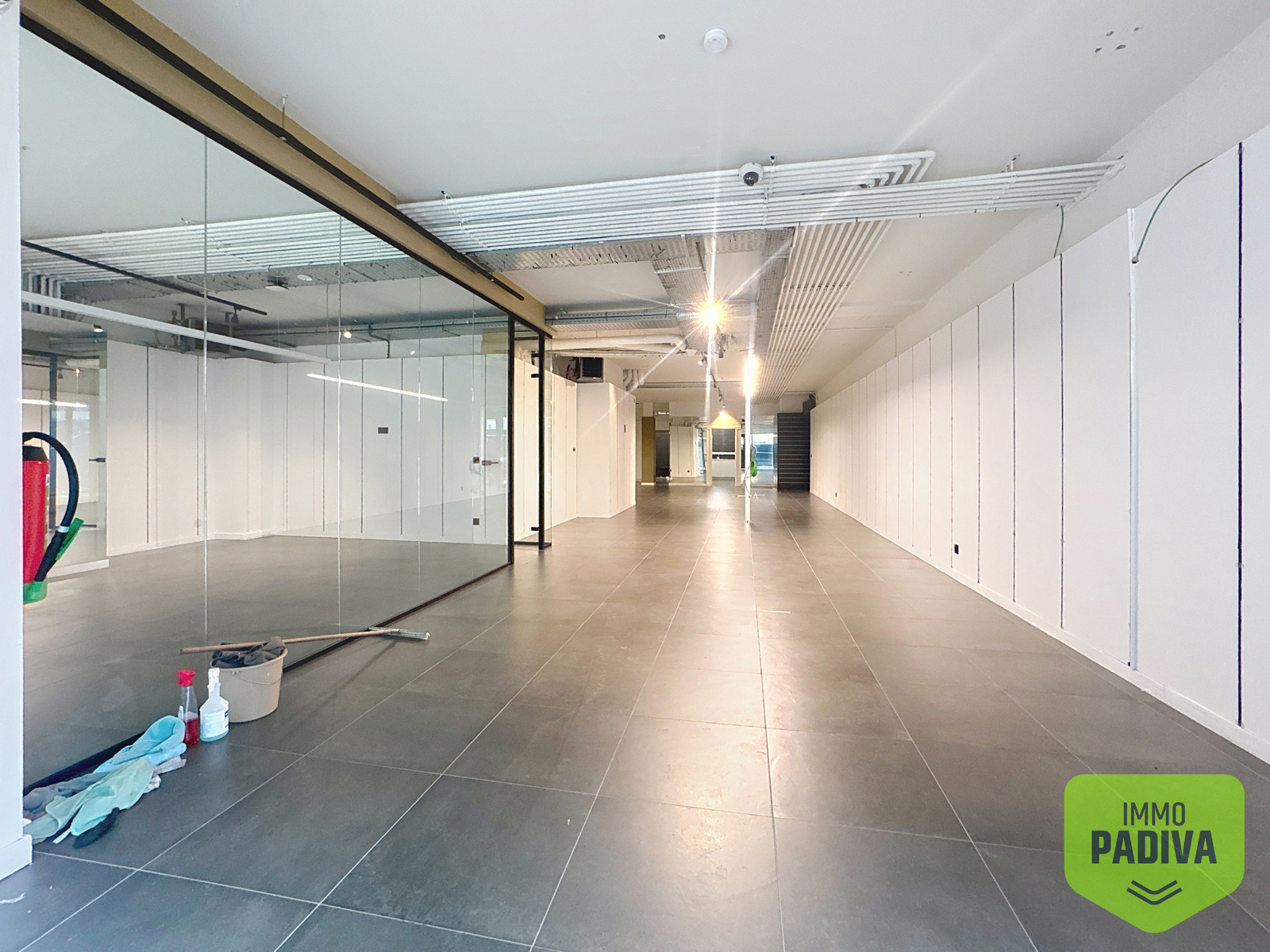 Commercieel topgelegen handelspand van 250 m² te huur in de Leopoldlaan van Middelkerke - foto 5