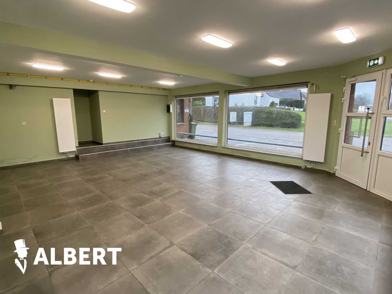 Handelspand met 74 m² commerciële- en 33 m² kelderruimte. - foto 4