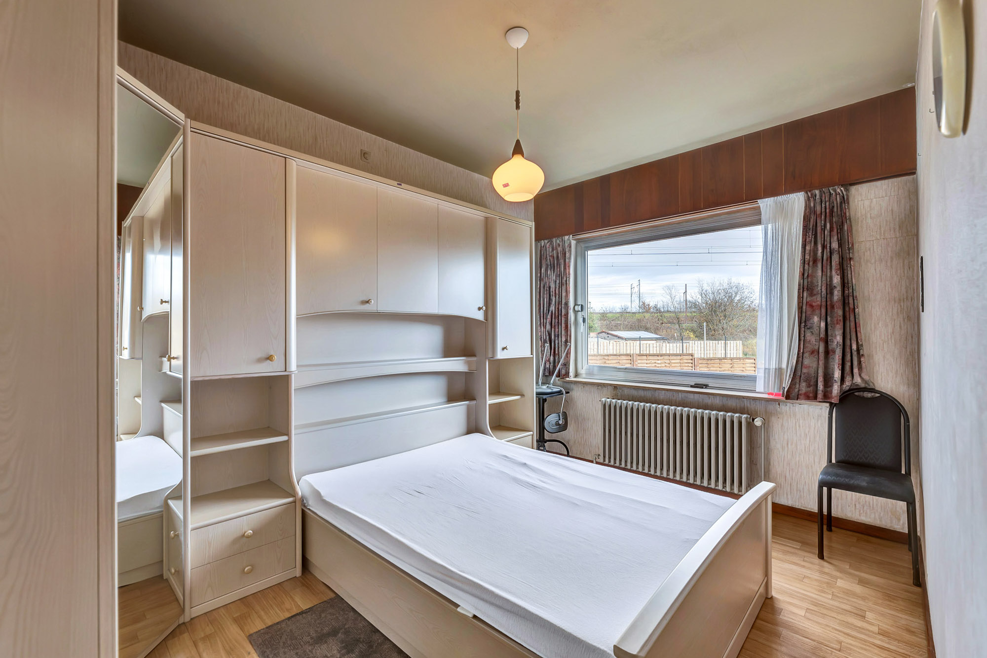 Bungalow met garage en tuintje op strategische ligging - foto 4