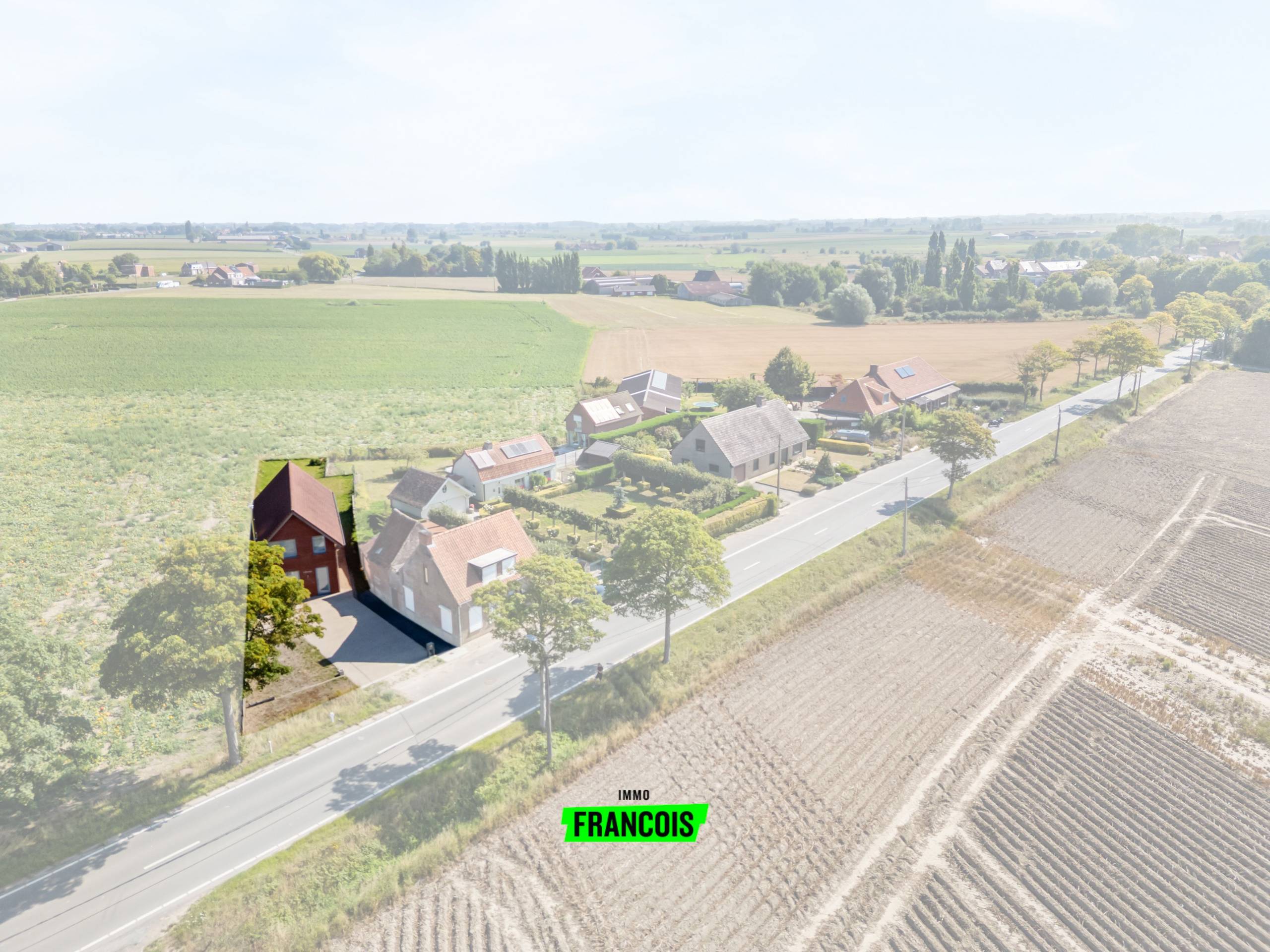 Recente woning van 2007 met 3 slaapkamers en open zicht in Alveringem - foto 2