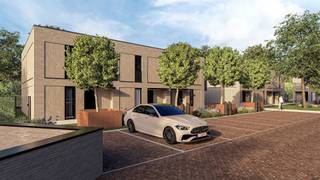 <p><span>Woonproject Pullaire biedt een harmonieuze mix van twaalf appartementen en twaalf woningen, omgeven door een rustgevend groen binnengebied. In Pullaire staat rustig en groen wonen centraal, met het gezellige Ruisbroek binnen handbereik en door een gunstige ligging aan de grotere verbindingswegen, staat u via A12 en N16 zo in Mechelen, Antwerpen of Brussel. Door het gebruik van duurzame technieken heeft elke woonunit een E-peil dat minder of gelijk is aan E10.</span></p><p><span> </span></p><p><span> </span></p><p><span>Woning 0.4</span><span>, halfopen bebouwing met de volgende</span><span> </span><span>de indeling: inkomhal met vestiaire / gasten toilet / ruime leefruimte (39m²) met open ingerichte keuken (3mx2,7m) / op de eerste verdieping: nacht hal / 3 slaapkamers (3,8mx3,7; 3,3mx2,6; 3,3mx2,6m) / badkamer met dubbele lavabo, ligbad en douche / apart toilet / berging</span></p><p><span>Via het schuifraam aan de leefruimte neem je toegang tot het terras (15m²) en de afgesloten privatieve tuin (111m²)</span></p><p><span> </span></p><p><span>Kies je gepersonaliseerde afwerking volgens de ruime budgetten in het lastenboek.</span></p><p><span> </span></p><p><span>De ondergrondse parkeerplaatsen voor je wagen en fietsen, zorgen voor een autovrij woonerf, waar bewoners in alle rust kunnen vertoeven.</span></p><p><span>UPDATE : De bouwwerken zijn gestart</span></p><p><span> </span></p>