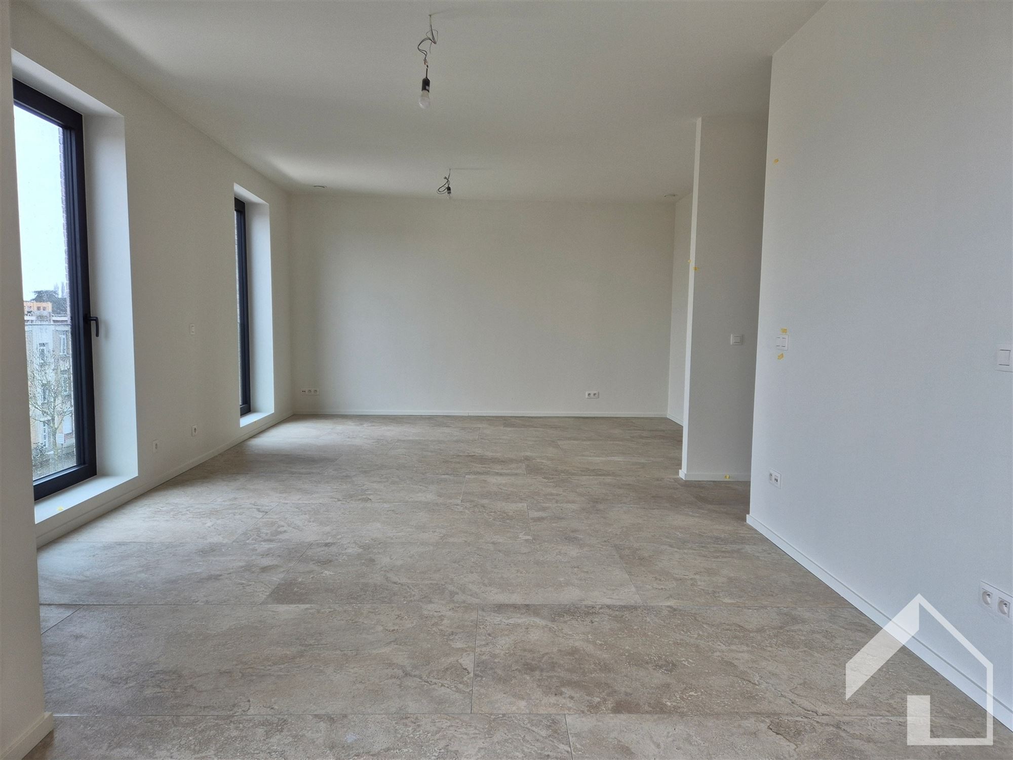 Nieuwbouw appartement op de 3de verdieping met 1 slaapkamer, terras en lift.   - foto 3
