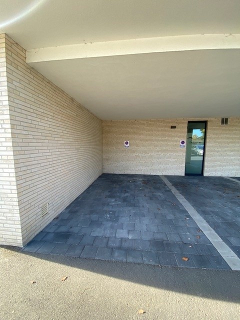 2 overdekte staanplaatsen te koop in centrum van Diksmuide - foto 4