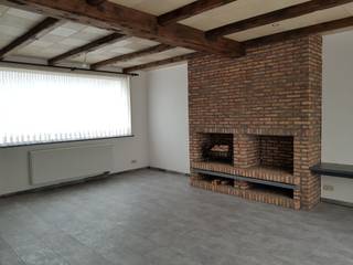 In het landelijke Zarren (deelgemeente Kortemark), treffen we deze open bebouwing aan.Deze eigendom is ingedeeld in een inkom/bureau, een woonkamer,...