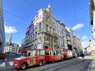 <p><span>Information studio</span></p><p><span>Bright studio in a unique Shophouse in neo-Flemish Renaissance style on the corner of Sint-Katelijnevest and Beggaardenstraat. The studio features a living space with lots of natural light and a new, practically equipped kitchen. A spacious bedroom of about 15 m² with an adjoining new bathroom with toilet and shower cabin. In addition, there is a separate storage room with plumbing for washing machine and dryer. The studio is in a prime location in the heart of Antwerp, surrounded by the Grote Markt, Boerentoren, Groenplaats and the shopping street Meir. The monthly provision is 40 EUR for private water consumption and consumption of the common parts. Available immediately.</span></p><p><span> </span></p><p><span>Description</span></p><ul><li><span>Bright living space of approx. 15m².</span></li><li><span>New kitchen installed with a fridge + freezer, hob, extractor hood, sink and lots of storage space.</span></li></ul><ul><li><span>Bedroom of approx. 15m² with adjoining bathroom. </span></li><li><span>New bathroom on tiled floor equipped with a sink cabinet with mirror, heated drying rack, toilet and shower cabin.</span></li></ul><ul><li><span>Separate storage room with washer and dryer connections.</span></li></ul><p><span> </span></p><p><span>Additional's</span></p><ul><li><span>Heating: electric</span></li></ul><p><span> </span></p><p><span>Rental conditions</span></p><ul><li><span>Rental price: 660 EUR/month + provision of 40 EUR/month </span></li><li><span>Available: immediately</span></li></ul><p><span> </span></p><ul><li><span>Possibilities rental term: 1 year</span></li></ul><ul><li><span>Consumption: individual meter for electricity (gas not present)</span></li><li><span>Provision: private water consumption + consumption of common parts</span></li><li><span>Rent guarantee: 3 months (on account of the landlord)</span></li><li><span>Key guarantee: 250 EUR (security locks)</span></li><li><span>Heating system maintenance: 70 EUR/year</span></li></ul><p><span> </span></p><ul><li><span>Leasehold improvements: EUR 150 excl. 21% VAT per lot.</span></li></ul><ul><li><span>Compulsory connection insurance for tenant. </span></li></ul><p><span> </span></p><p><span>Building</span></p><ul><li><span>Small apartment building consisting of a basement, commercial ground floor and 3 floors with 3 apartments. </span></li><li><span>Intercom available. </span></li><li><span>No elevator. </span></li></ul><p><span> </span></p><p><span>Location</span></p><ul><li><span>On top location in the heart of Antwerp, surrounded by Grote Markt, Boerentoren, Groenplaats and shopping street Meir.</span></li></ul><ul><li><span>Public transport (streetcar and bus) within walking distance.</span></li><li><span>Several supermarkets and stores nearby for daily necessities.</span></li><li><span>Enjoy the proximity to trendy cafes, restaurants and boutiques that the neighborhood has to offer. </span></li></ul><p><span> </span></p><p><span>The information in this prospect is for informational purposes: prospective tenants should make their own case for obtaining, verifying and interpreting this information.</span></p><p><span> </span></p>