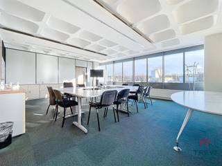 Idéalement situés à proximité des grands axes, dans le parc industriel de Wauthier-Braine et au 2ème étage du bâtiment avec ascenseur,...