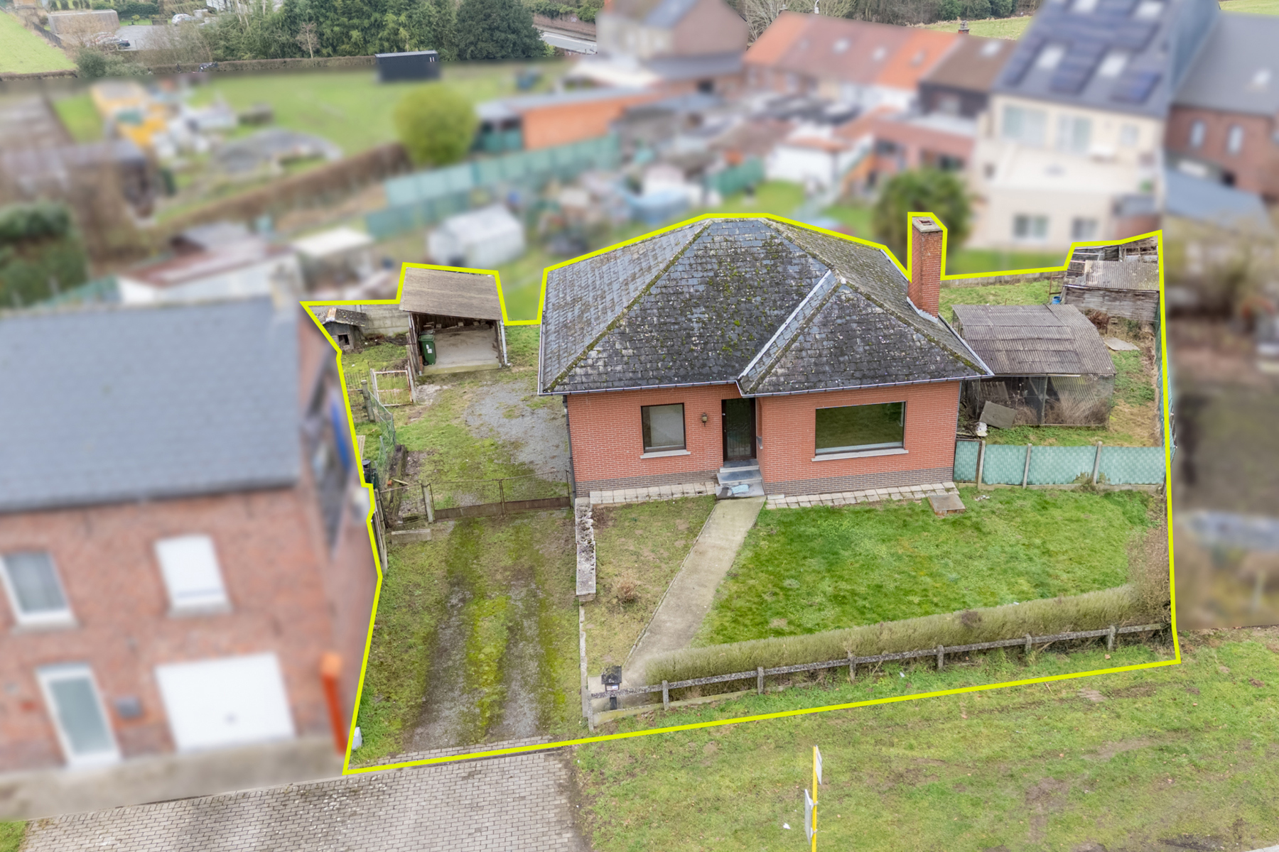 4-gevelwoning met aanhorende gronden - foto 1