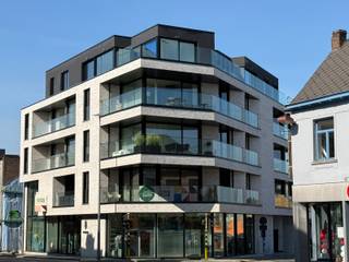 Dit appartement met 3 slaapkamers is gelegen op de 2de verdieping in Residentie Plume in het hart van Asse.Het appartement omvat een leefruimte met...