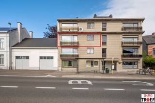 Dit verzorgd en lichtrijk appartement bevindt zich op de 2e verdieping (lift aanwezig) van residentie Molenhoek in Gijzegem, een deelgemeente...